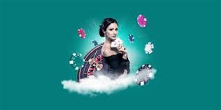 မြန်မာ ကစားသမား Mobile ဖုန်းဖြင့် li789 APK တိုက်ရိုက် ကာစီနို ကစားနေသောပုံ